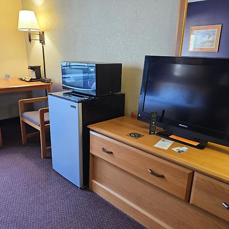 Fossil Creek Hotel & Suites Russell Luaran gambar