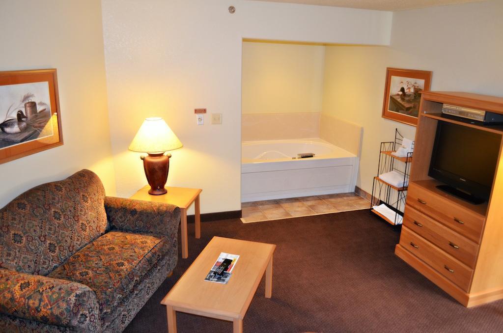 Fossil Creek Hotel & Suites Russell Luaran gambar
