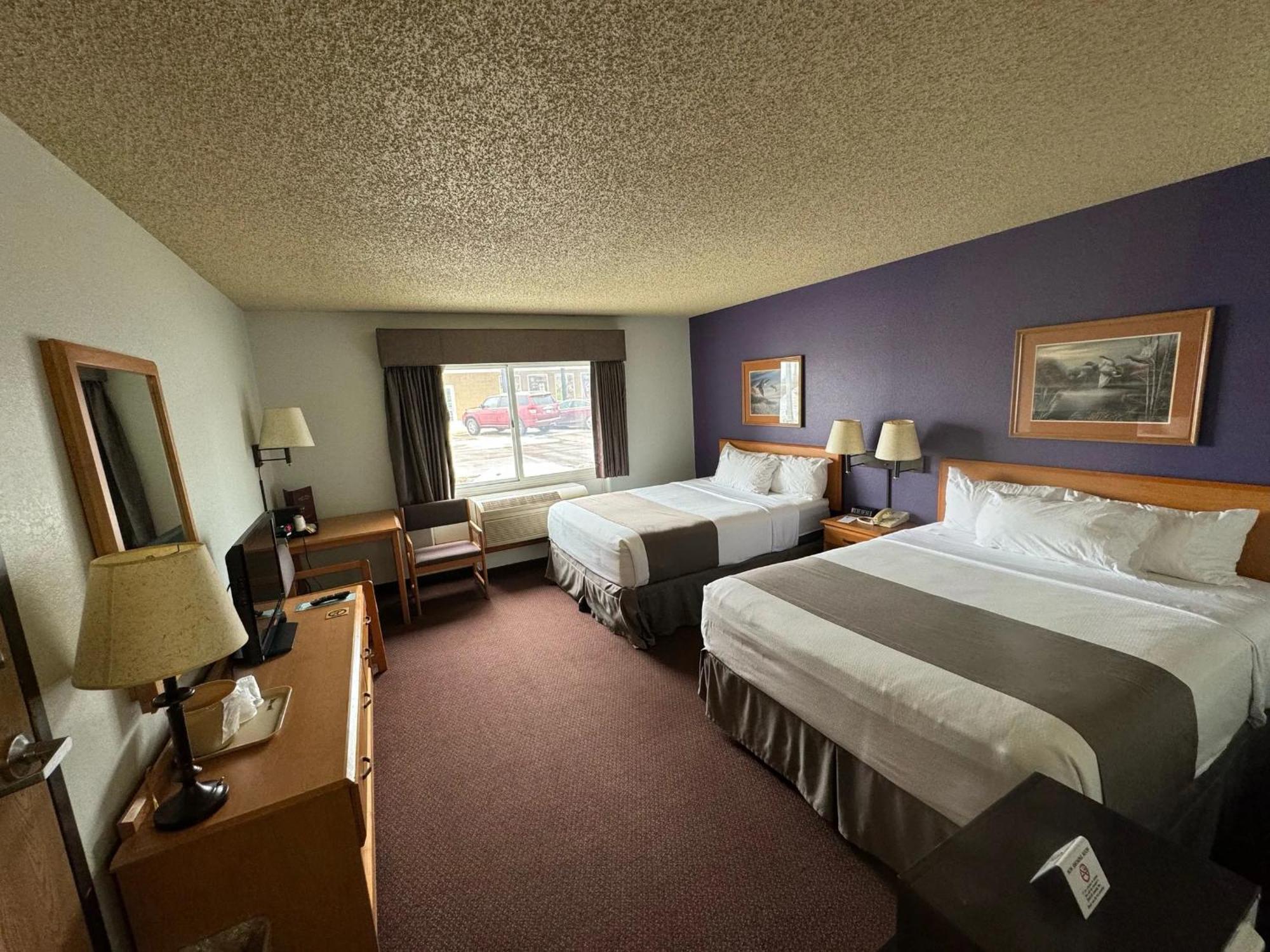 Fossil Creek Hotel & Suites Russell Luaran gambar