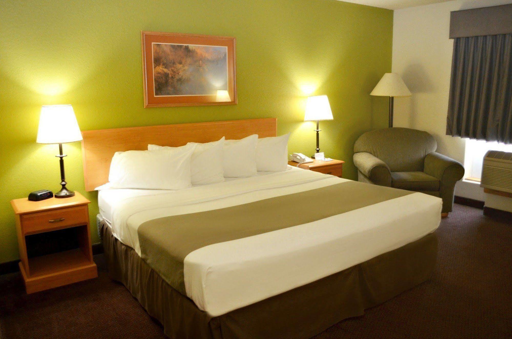Fossil Creek Hotel & Suites Russell Luaran gambar