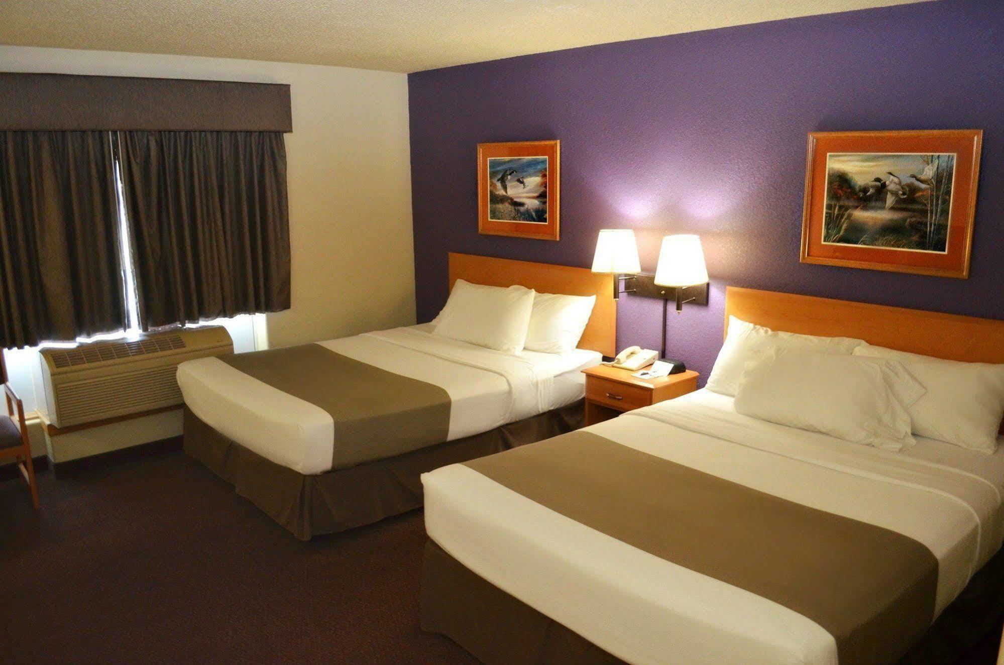 Fossil Creek Hotel & Suites Russell Luaran gambar