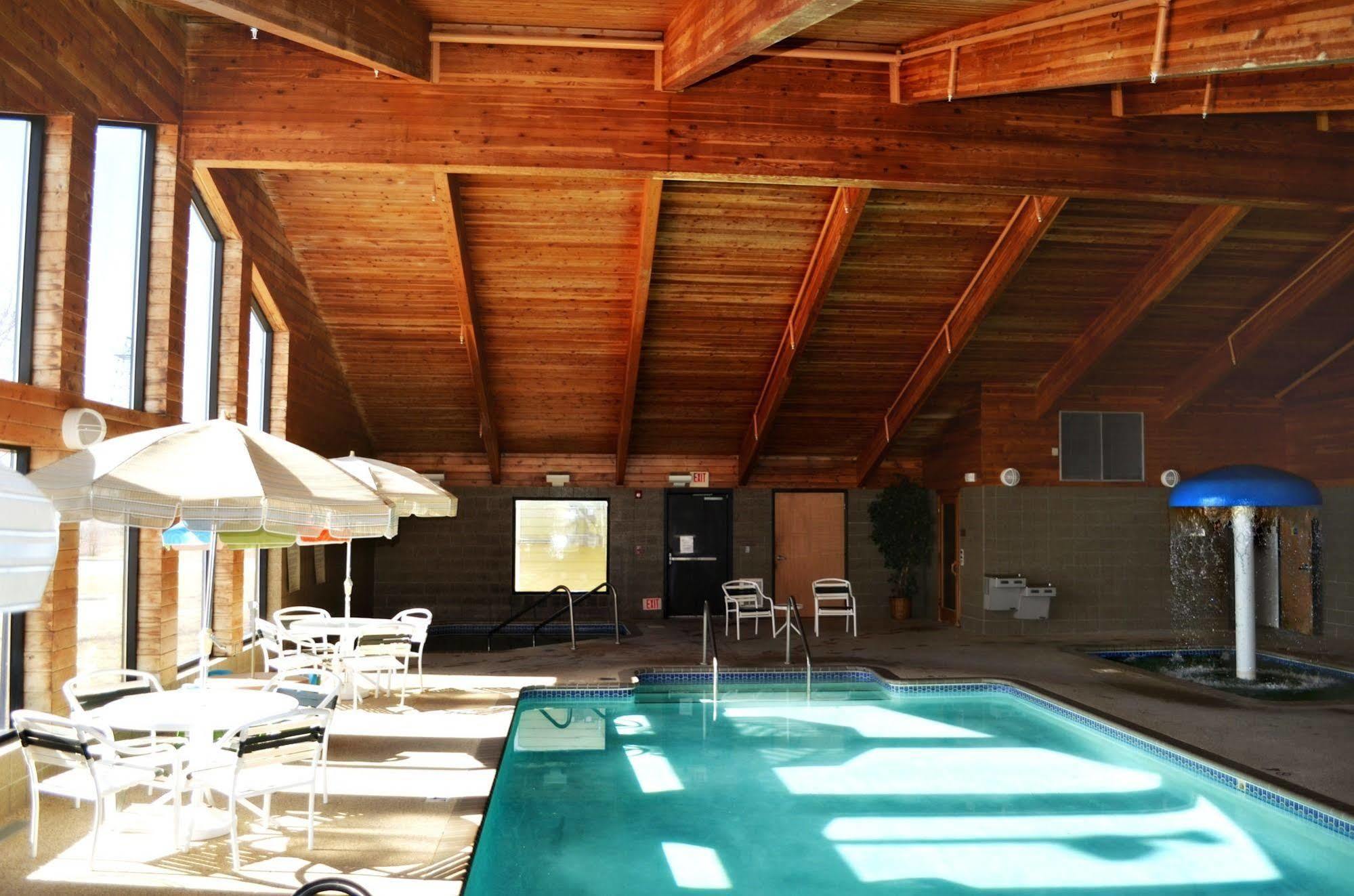 Fossil Creek Hotel & Suites Russell Luaran gambar