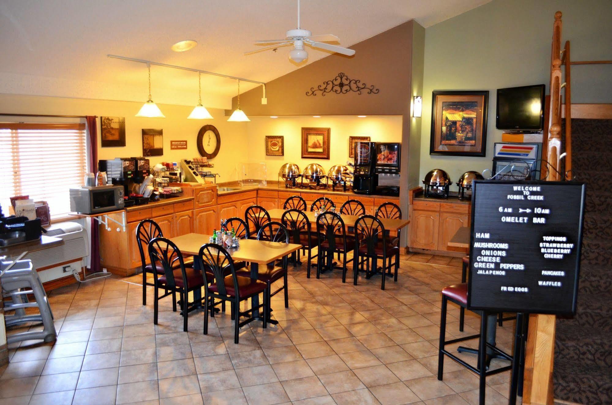 Fossil Creek Hotel & Suites Russell Luaran gambar